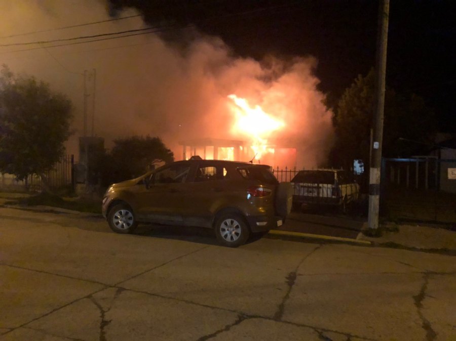 La vivienda, quedó afectada por el fuego, en un 60% .