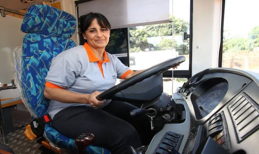 Brindarán una capacitación de manejo de vehículos de gran porte, para mujeres.