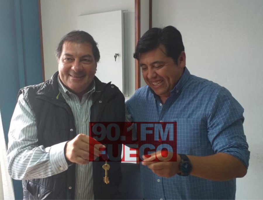 El presidente de la Fundación , Edgardo Welsh, junto al intendente Daniel Harrington.