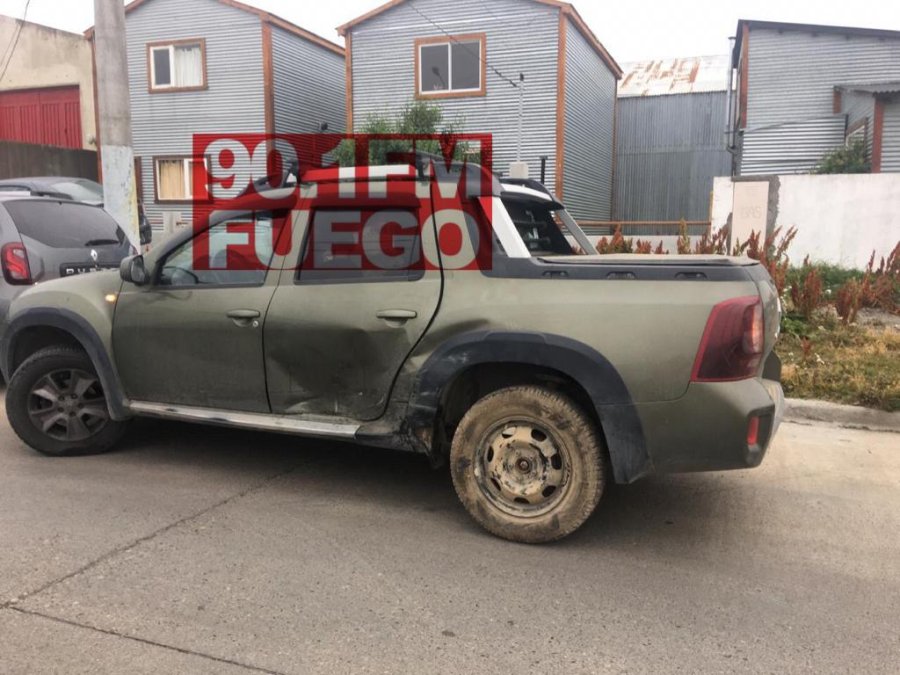 La camioneta Oroch, fue impactada po una Chevrolet Meriva.