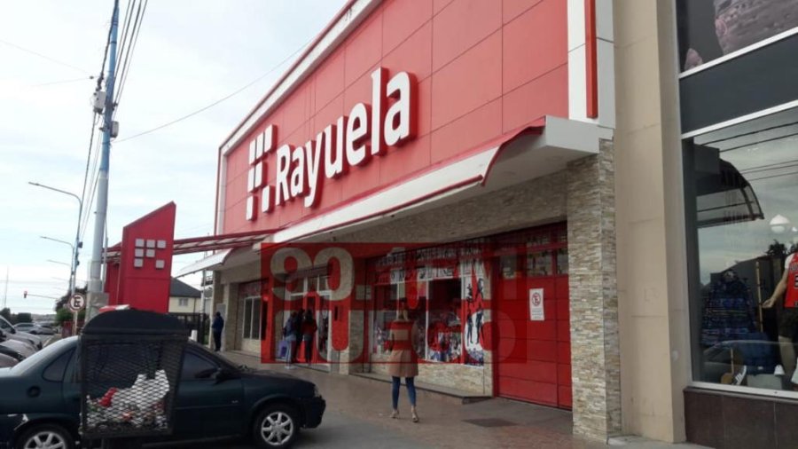 Investigan el robo en Librería Rayuela, descubierto esta mañana por los empleados.